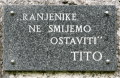 Jablanica - spomen ploca - bitka na Neretvi.png